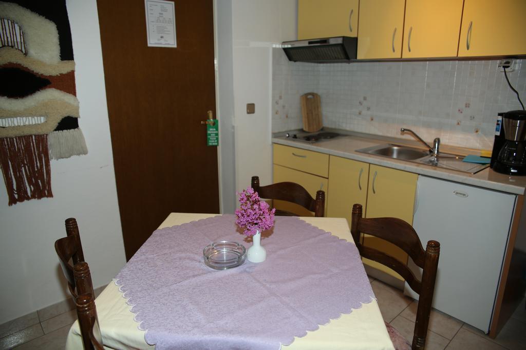 Hotel Pansion Adria Sveti Filip i Jakov Camera foto