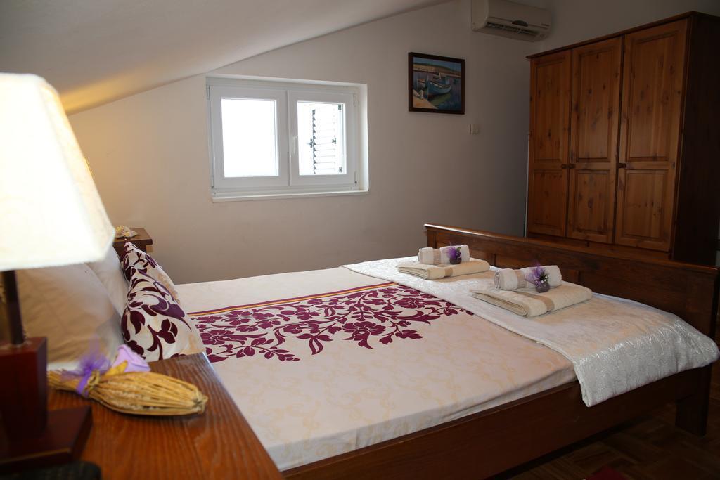 Hotel Pansion Adria Sveti Filip i Jakov Camera foto